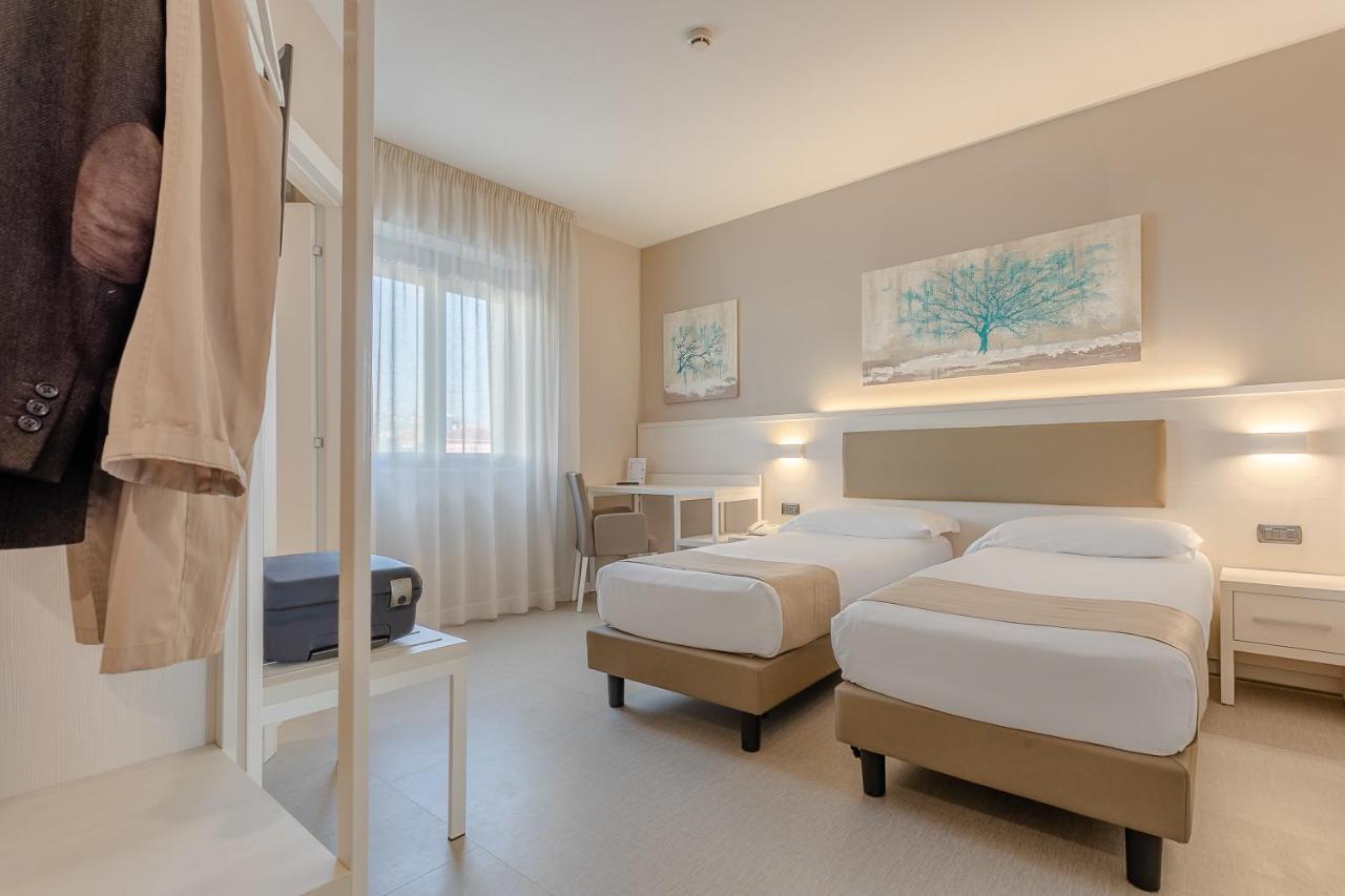 Hotel Concorde Camerano Camera foto