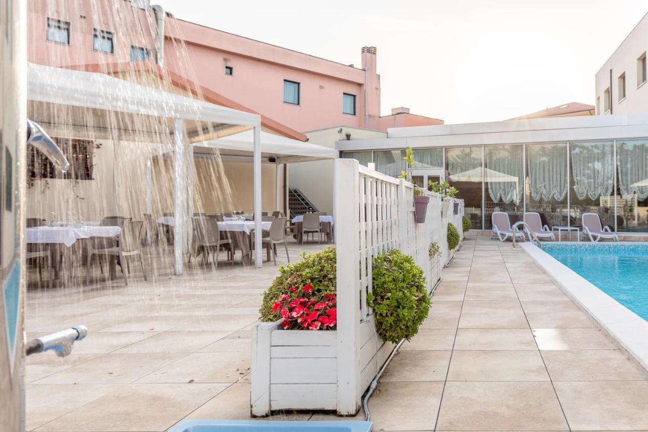 Hotel Concorde Camerano Esterno foto