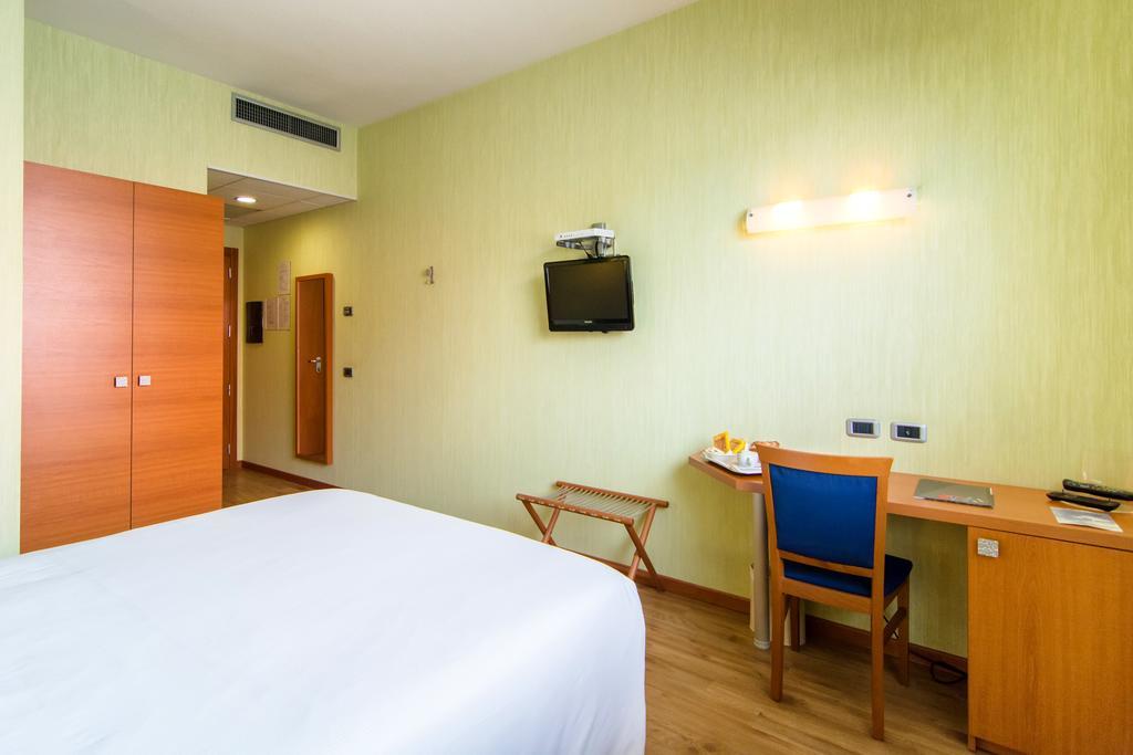 Hotel Concorde Camerano Esterno foto