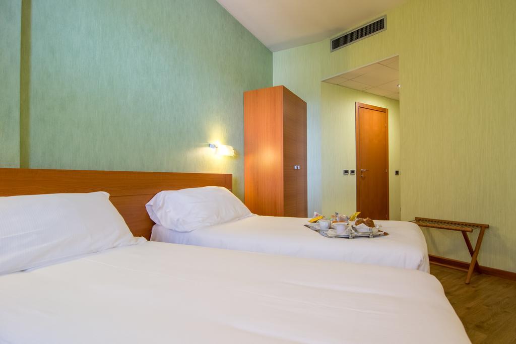 Hotel Concorde Camerano Esterno foto