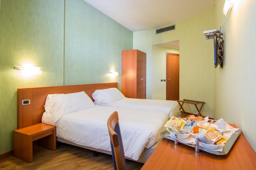 Hotel Concorde Camerano Esterno foto