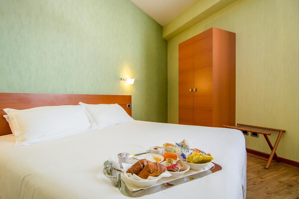 Hotel Concorde Camerano Esterno foto